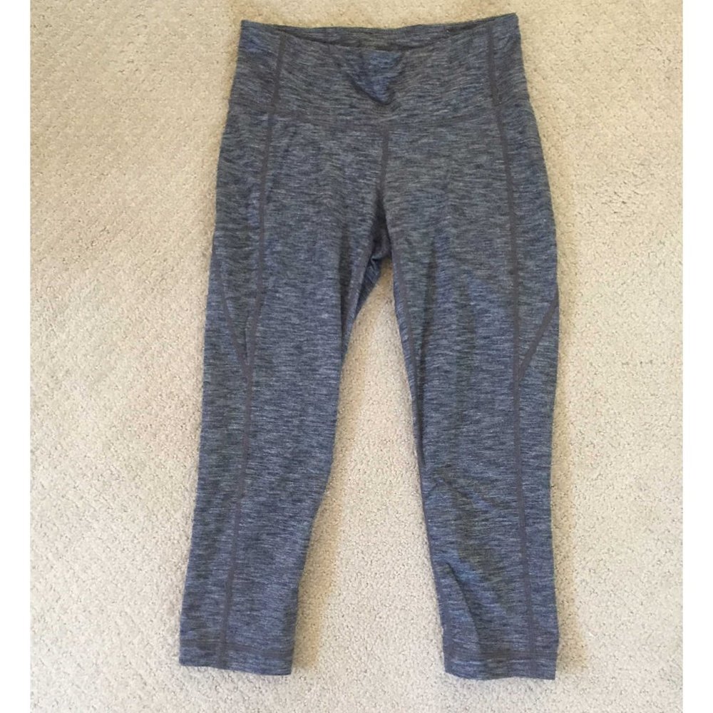 Athleta Quest Chaturanga Grey Cropped Leggings